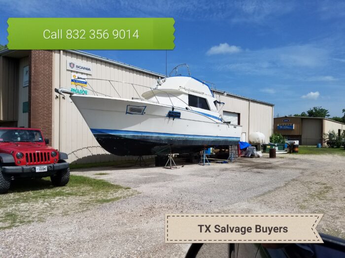 Houston Texas boat removal - Free Quote - Boat disposal program - boat removal and disposal - We crush and throw away old boats.